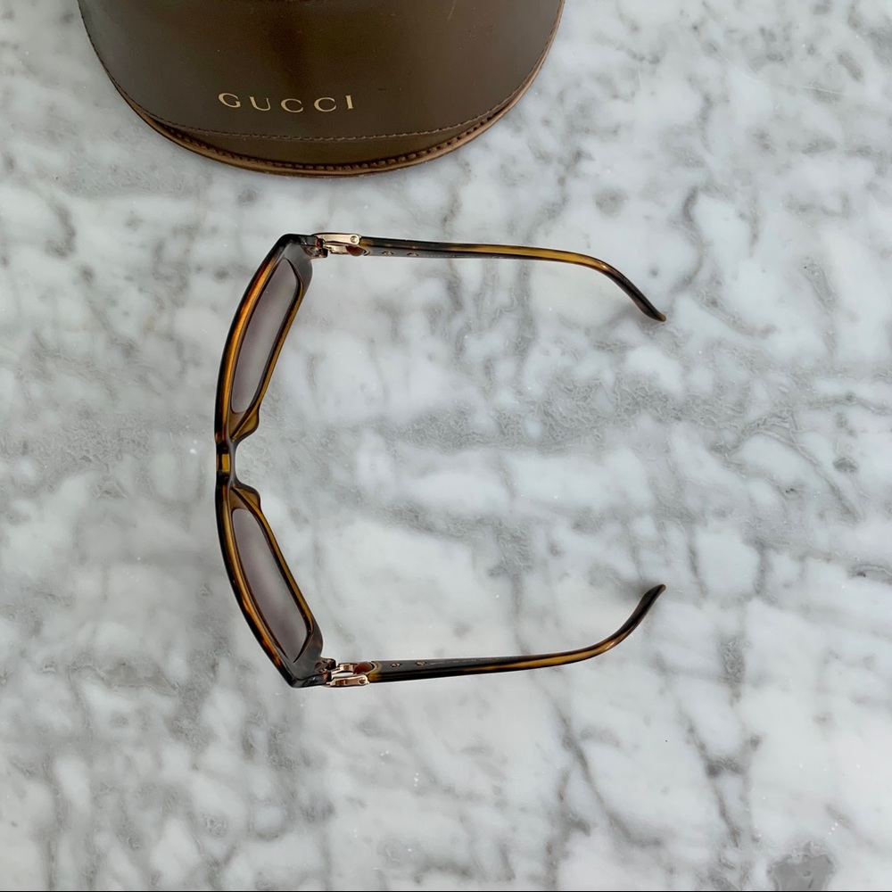 Gucci Brown Oversized Tortoise Sunglasses - Picture 2 of 5